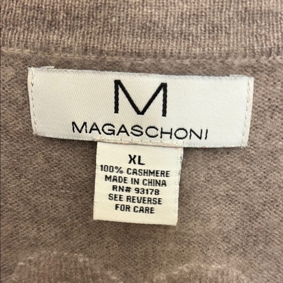 Magaschoni Beige Heart Cardigan Size XL - Picture 2 of 5